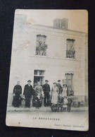 49 - MAINE-ET-LOIRE -  LA RENAUDIERE FAMILLE DEVANT SA MAISON (A IDENTIFIER) - Other & Unclassified