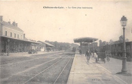 Château Du Loir         72      Intérieur De La Gare .  Train  Bagagiste    -  3  -          (voir Scan) - Chateau Du Loir