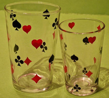 Lot 2 Anciens VERRES - Jeux De Carte Cœur Carreau Trèfle Pique - Etat D'usage -  Années 1950 / 1960 - Vasos