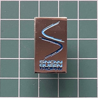 Badge Pin ZN012640 - Skiing Ski Jumping Croatia Snow Queen Trophy Snjezna Kraljica - Sports D'hiver