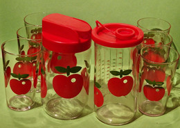 Lot Ancien SERVICE Jus De Pomme - 6 Verres + Doseur + Verseur + 2 Pots - Etat D'usage - HENKEL Vers 1970 - Glasses