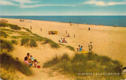 CPA Royaume Uni - Angleterre - Norfolk - Winterton Beach - Oblitérée Great Yarmouth 1974 - Salmon CameraColour - Sonstige & Ohne Zuordnung