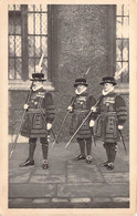 CPA Royaume Uni - Angleterre - London - Tower Of London - Veoman Warders In State Dress - Oblitérée 1926 - Tower Of London