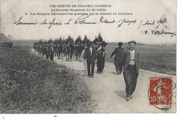 Delcampe - 91 - DRAVEIL VIGNEUX - Les Grèves - T.B. Vue Animée Journée Sanglante 30 Juil. -" Les Dragons Repoussent Les Grévistes" - Draveil