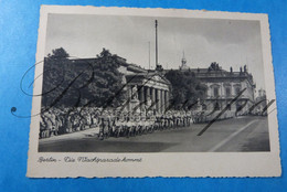 Berlin Die W(n)achtparade Kommt - War 1939-45