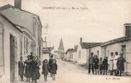CPA Charron - Rue De L'eglise -animé - E O Marans - Sonstige & Ohne Zuordnung