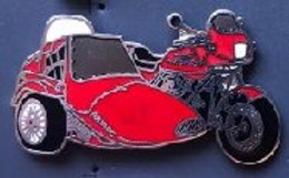 MOTO - MOTOCYCLISTE - MOTORBIKE - MOTORRAD - BIKER - SIDE CAR ROUGE - SIDECAR - MOTOGUZZI - MOTO GUZZI - ITALIA -  (31) - Moto