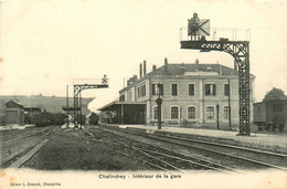 Chalindrey * Intérieur De La Gare Du Village * Le Train * Ligne Chemin De Fer - Chalindrey