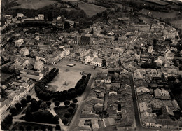 Châtillon Sur Chalaronne * Vue Générale Aérienne Sur La Commune Et La Place - Châtillon-sur-Chalaronne