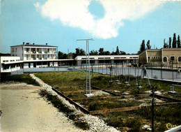 Beaumont * Vue Sur Le Groupe Scolaire , Architectes KARCHER * La Piscine Et Le Terrain De Jeux - Andere & Zonder Classificatie