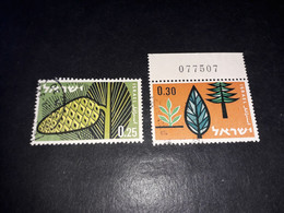 06AL02 ISRAELE 2 VALORI 1 CON TAB "O" - Used Stamps (without Tabs)
