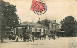 Argenteuil * La Place De La Gare * Attelage Diligence - Argenteuil