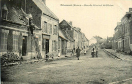 Ribemont * Rue Du Général St Hilaire * Villageois - Autres & Non Classés