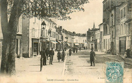 Aigre * La Grande Rue * Commerces Magasins * Villageois - Andere & Zonder Classificatie