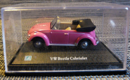 VW BEETLE CABRIOLET ROSE WOLKSVAGEN COCCINELLE ECHELLE 1/72EME - Scala 1:72