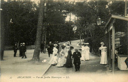 Arcachon * Vue Au Jardin Mauresque * Promeneurs - Arcachon