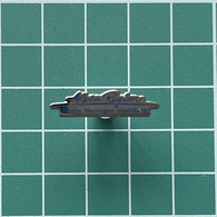 Badge Pin ZN012667 - Skiing Ski Jumping Switzerland Alpen Brienz Meiringen - Sports D'hiver