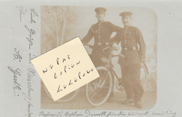 STRASBOURG  - Deux Militaires Cyclistes Qui Posent En 1903 ( Carte Photo ) - Strasbourg