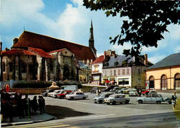 St Pourçain Sur Sioule * La Place Et L'église * Automobile Voiture Ancienne - Autres & Non Classés