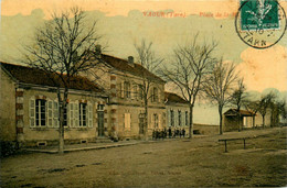 Vaour * La Place De La Mairie * école * Balance Bascule Poids Public - Vaour