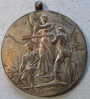 Medaille En Bronze Union Des Sociétés De Tir Et De Préparation Militaire De La Marne - Professionals/Firms