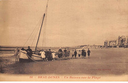 59 - BRAY DUNES - S00686 - Un Bateau Sur La Plage - Voilier  - L1 - Bray-Dunes