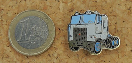 Broche USA (ce N'est Pas Un Pin's) Camion Américain - Verni époxy - Fabricant Inconnu - Transports