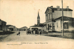 Campsas * La Place De L'hôtel De Ville * Villageois - Autres & Non Classés