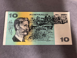 (1 N 3) Australia - $ 10.00 (older Henry Lawson) Banknote (MLL 598921) - 1966-72 Reserve Bank Of Australia