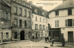 Magny En Vexin * La Place De L'hôtel De Ville * épicerie Comestible - Magny En Vexin