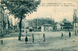 Sannois * La Rue De Paris * La Gare Et La Place * Le Passage à Niveau * Ligne Chemin De Fer - Sannois