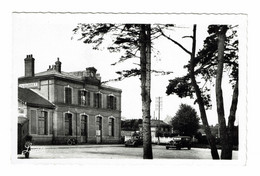 Cpa Plouaret La Gare Papier Glacé Signé Lucien - Plouaret