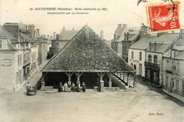 Questembert * Place Et La Halle Construite En 1675 * Commerces Magasins - Questembert