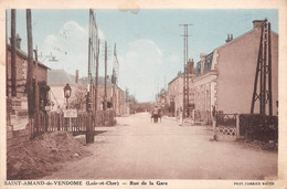 SAINT-AMAND-de-VENDOME (Loir-et-Cher) - Longpré - Rue De La Gare - Passage à Niveau, Voie Ferrée - Saint Amand Longpre