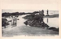 CPA - FRANCE - 44 - Saint Brévin L'Océan - Rochers à La Mer Basse - Femme Et Enfant - Saint-Brevin-l'Océan