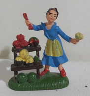 I110374 Pastorello Presepe - Statuina In Plastica - Venditrice Di Frutta - Cm 6 - Kerstkribben