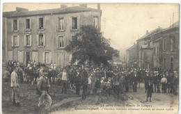 54    GOURAINCOURT  OUVRIERS  GREVISTES   ATTENDANT    L' ARRIVEE  DU  CITOYEN   VAREDE - Sonstige & Ohne Zuordnung