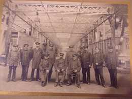 ♥️  PHOTO HABANS PARIS EMPLOYES CHEMINS DE FER METRO ? CASQUETTE INIALES E M - Otros & Sin Clasificación