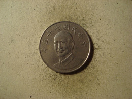 MONNAIE TAIWAN 10 YUAN 1986 / 75 - Taiwan