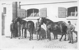 Carte-Photo   Armée Suisse - Militaire - Schweizer Armee - Militaria - Caserne De Bière Chevaux Dragons - Bière