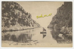 Delcampe - {93639} 13 Bouches Du Rhône Cassis , Calanque D' En Vau ; Bateau. " En Baisse " - Cassis