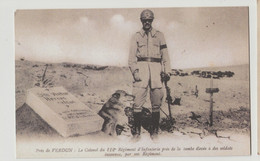 CPA - PRES De VERDUN LE COLONEL Du 112 ème RÉGIMENT D'INFANTERIE PRES D'une TOMBE NON CIRCULEE - Regimente