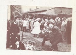 Cp, Politique,  Dépot De Gerbe Par Monsieur Poher Et Le Maire De NUBECOURT, Meuse, Sur La Tombe De Raymond POINCARE - Personaggi