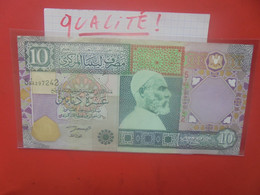 LIBYE 10 DINARS 2002 Belle Qualité Peu Circuler (B.28) - Libye