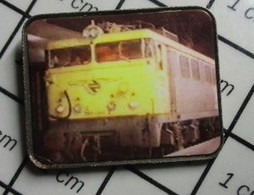 1315B Pin's Pins / Beau Et Rare / TRANSPORTS / LOCOMOTIVE A IDENTIFIER PHOTO COULEUR - Transports