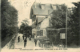 Noirmoutier * Allée Et Hôtel St Paul Dans Le Bois De La Chaize * Automobile Voiture Ancienne - Noirmoutier