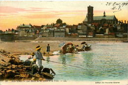 Nevers * Les Bords De La Loire Et La Ville * Lavoir Laveuses * Pêcheur Pêche à La Ligne - Nevers