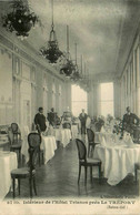 Le Tréport * Intérieur De L'Hôtel TRIANON * Les Serveurs - Le Treport