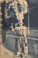 C. P. A. : Belgique : Hainaut : BINCHE : Le Carnaval, Un GILLE En Grande Tenue, Timbre En 1933, Edition Belge, Bruxelles - Binche