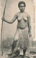 CPA NOUVELLE CALEDONIE - Popinée Néo Hebridaise - Femme Seins Nus Avec Pagne - Nuova Caledonia